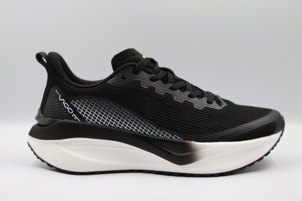 MEN RUNNING VICO