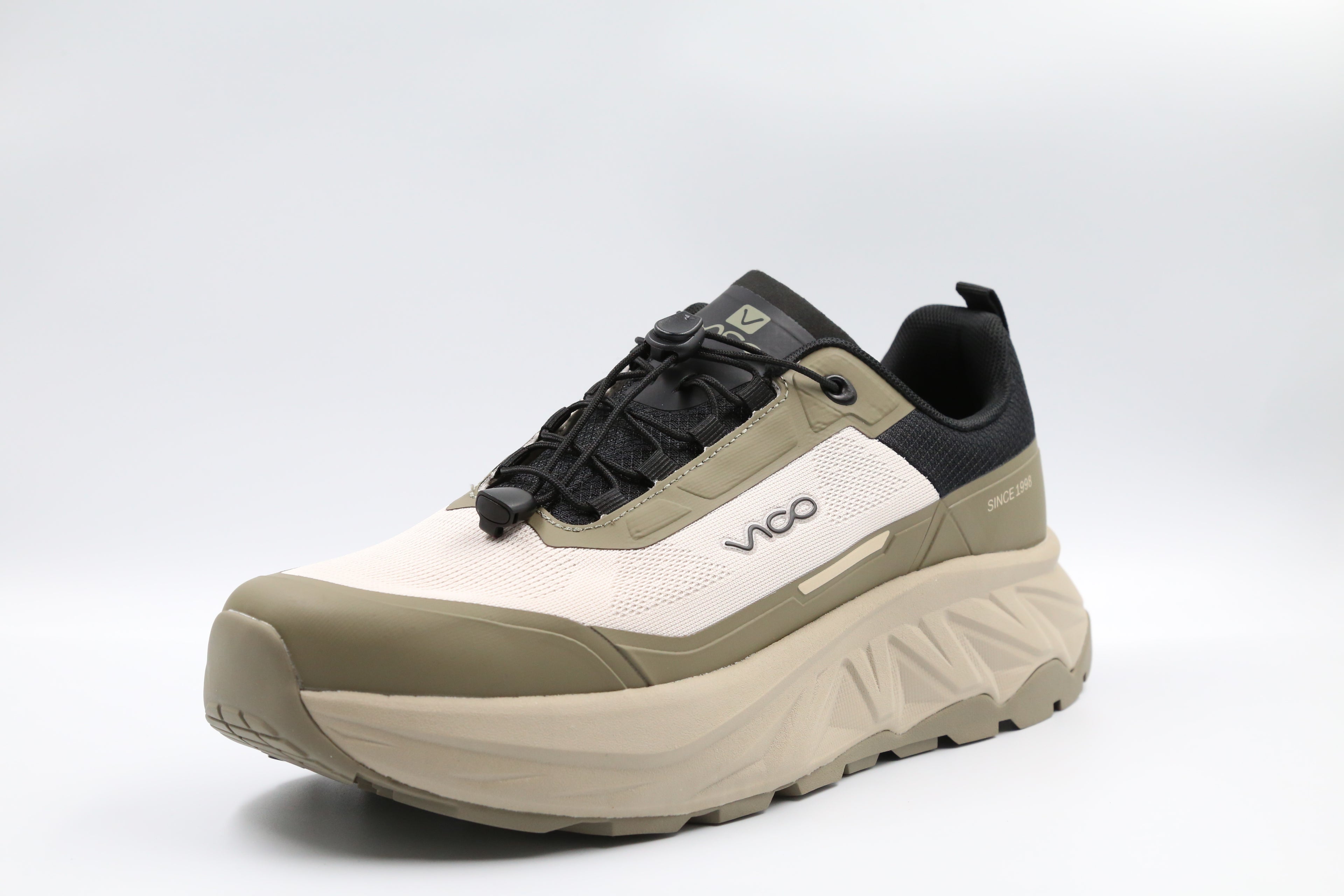 MEN SNEAKER SIGNATURE