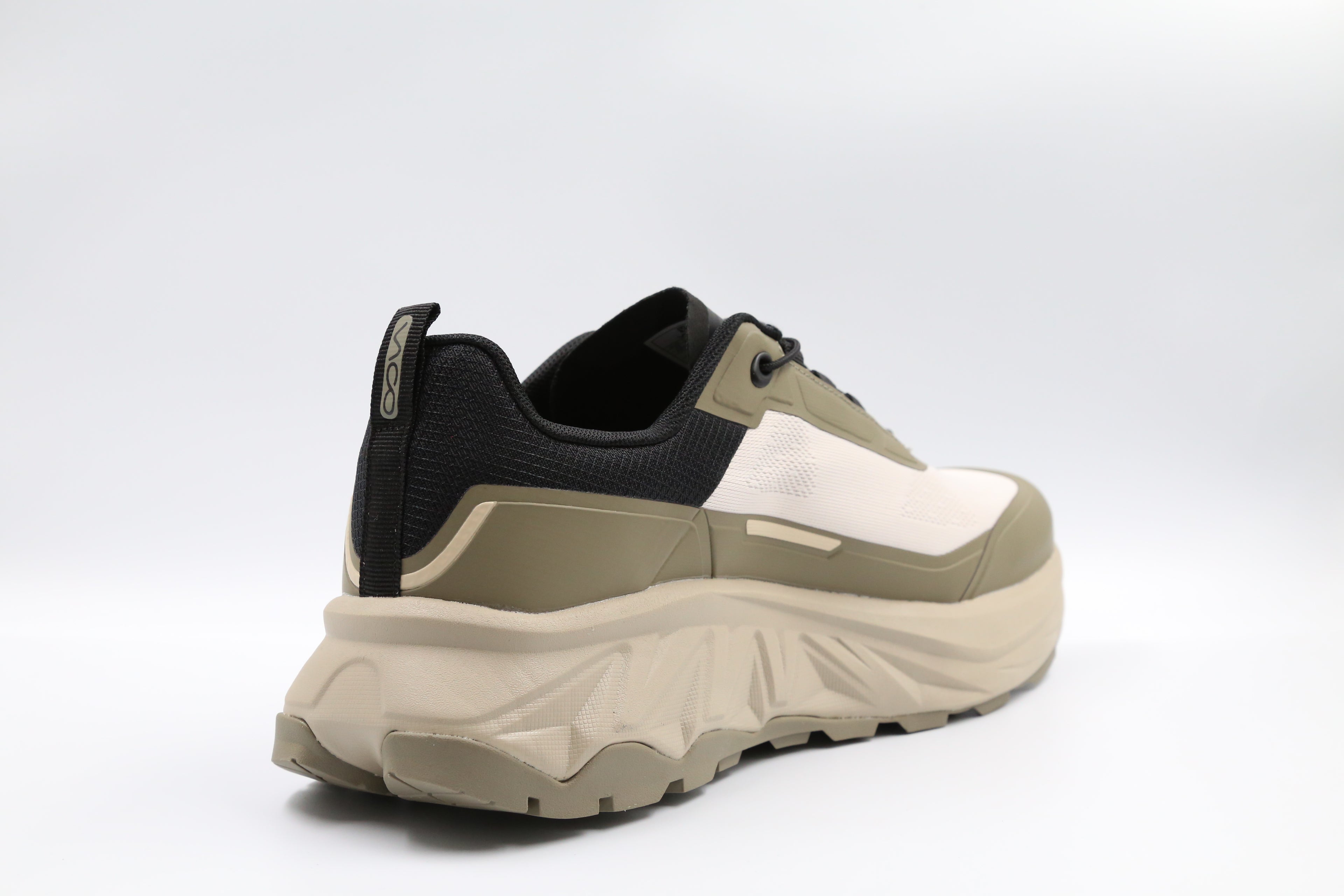 MEN SNEAKER SIGNATURE